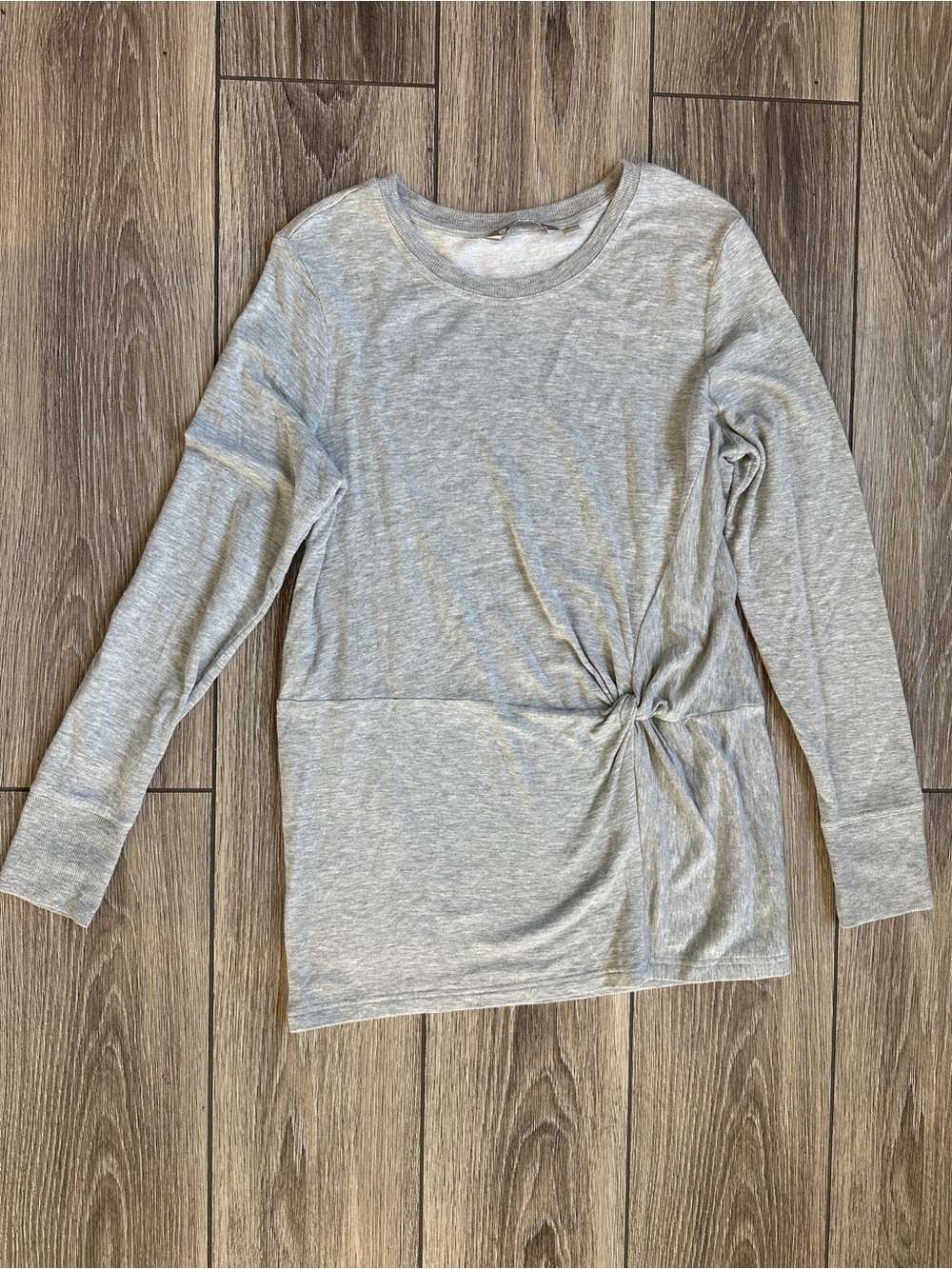Women's Athleta Light Gray Long-Sleeve Twist Front Tunic Medium